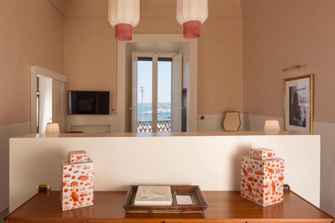 Palazzo Colombo Bed & Breakfast Gallipoli Exterior photo